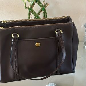 Brown coach bag used no flaws inside and out